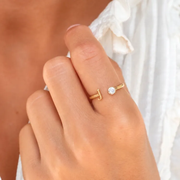 bogstav J zirkon ring i forgyldt messing - My Letter