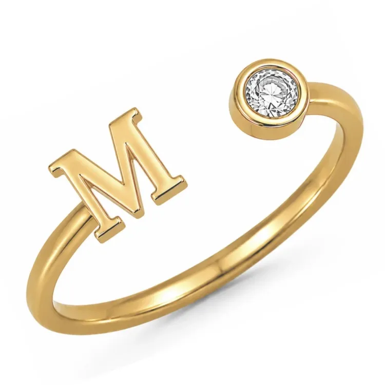 bogstav M zirkon ring i forgyldt messing