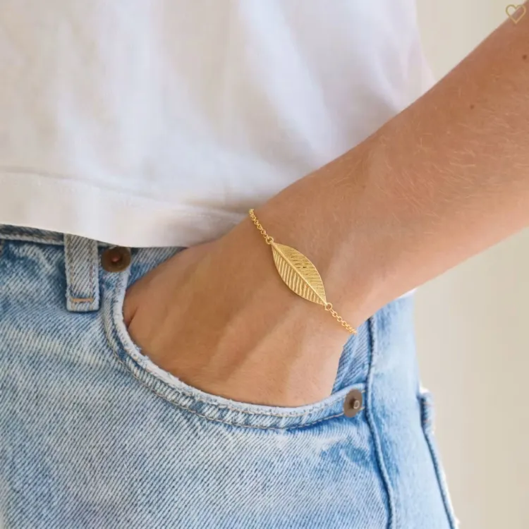 blad armbånd i forgyldt messing - Pure Nature