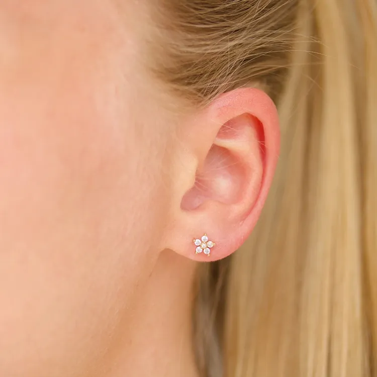 vandfaste blomster helix piercing i forgyldt stål - OCEANA