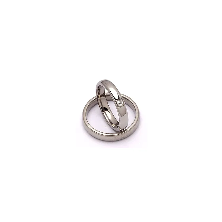 Vielsesringe i titanium 0,05 ct