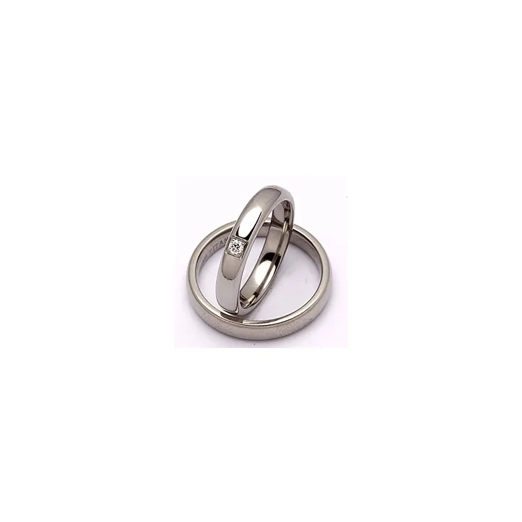 Vielsesringe i titanium 0,05 ct