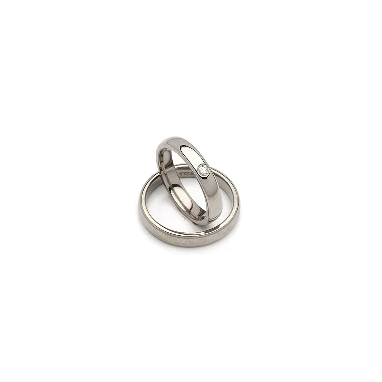 Vielsesringe i titanium 0,05 ct