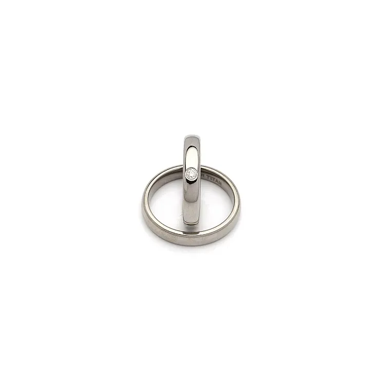 Vielsesringe i titanium 0,05 ct