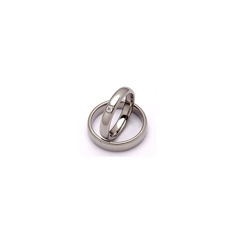 Vielsesringe i titanium 0,05 ct