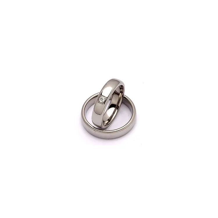 Vielsesringe i titanium 0,05 ct