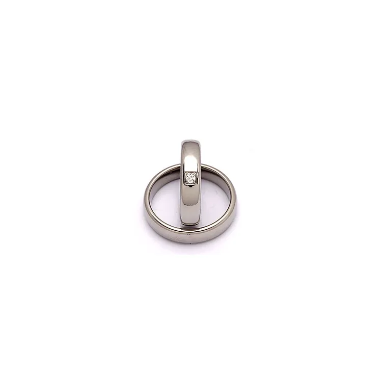 Vielsesringe i titanium 0,05 ct