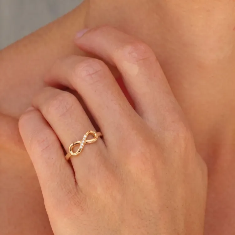 vandfast infinity zirkon ring i forgyldt stål - OCEANA