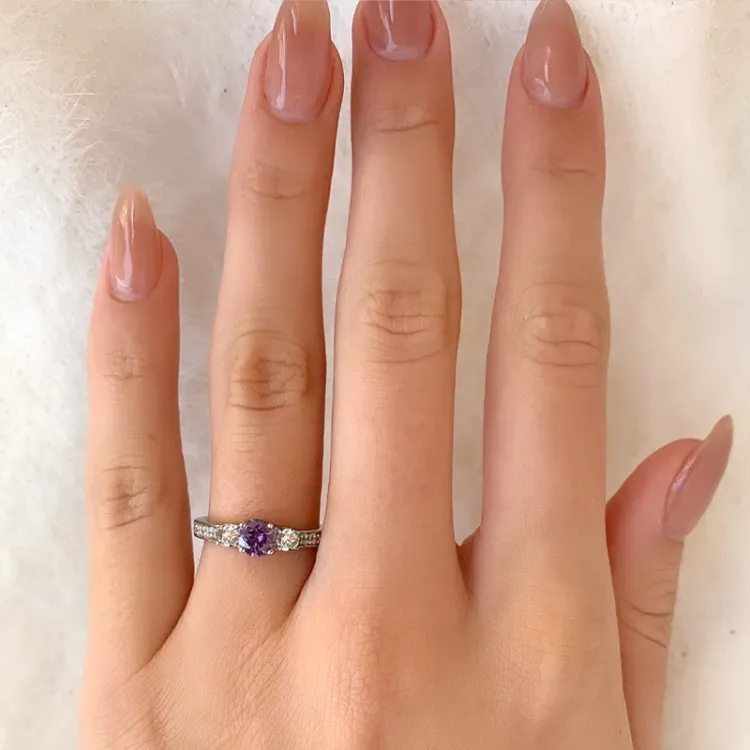 lilla zirkon ring i rhodineret sølv