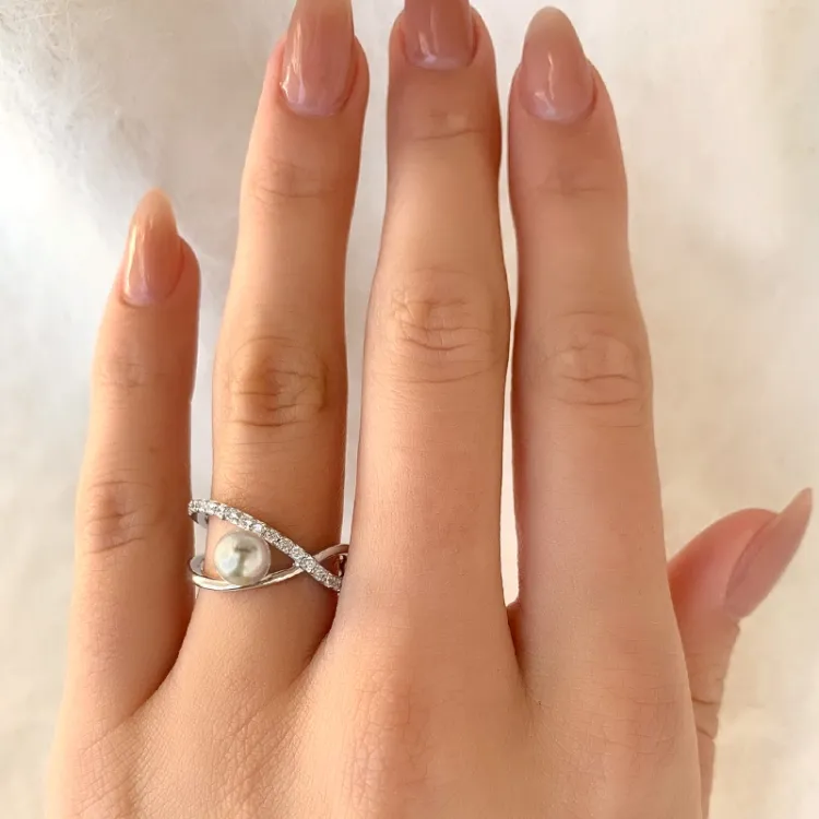 ring i rhodineret sølv