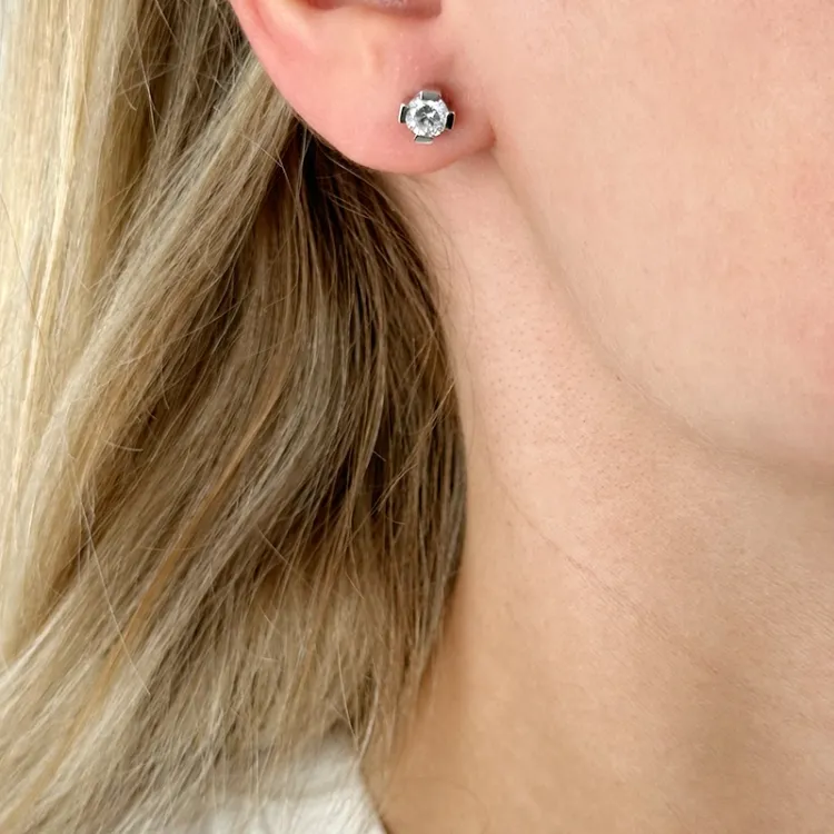 5,5-6 mm zirkon ørestikker i sølv