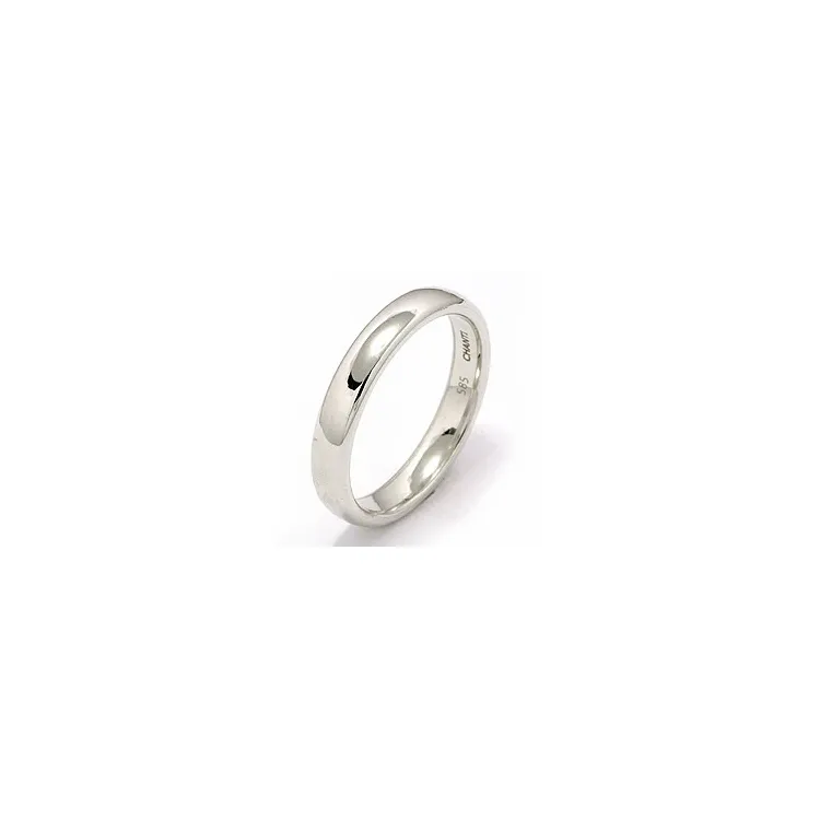 Elegant oval vielsesring i 14 karat hvidguld