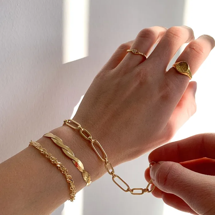 BNH singaporearmbånd i 8 karat guld 18,5 cm x 3,5 mm