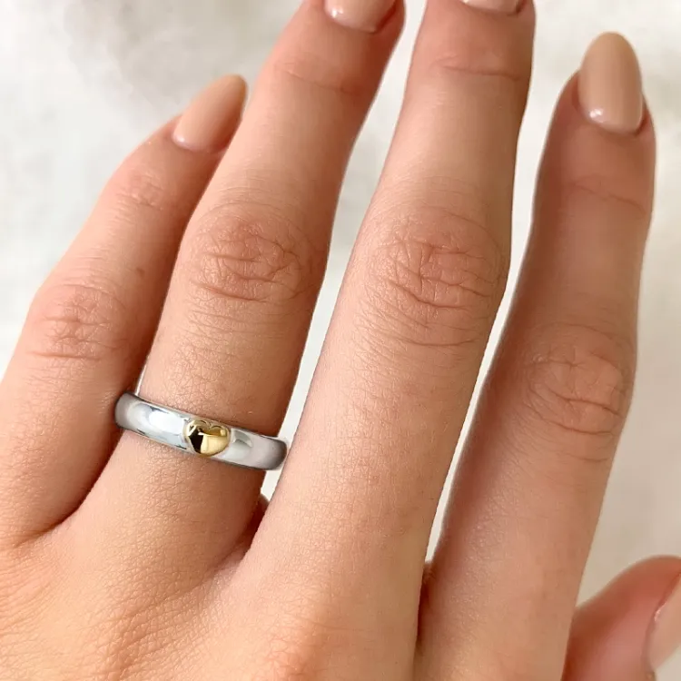 hjerte ring i sølv med 8 karat guld