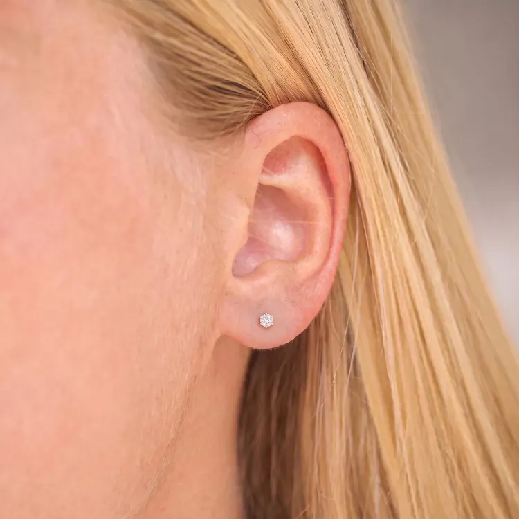 2 x 0,10 ct solitaireørestikker i sølv med lab grown diamant (HPHT) 