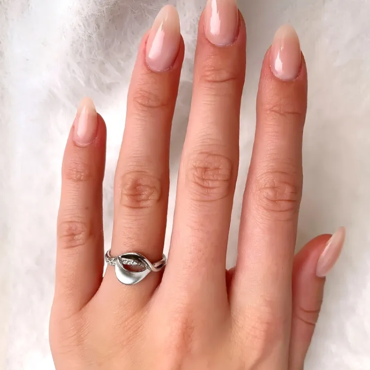 Elegant zirkon sølv ring i sølv