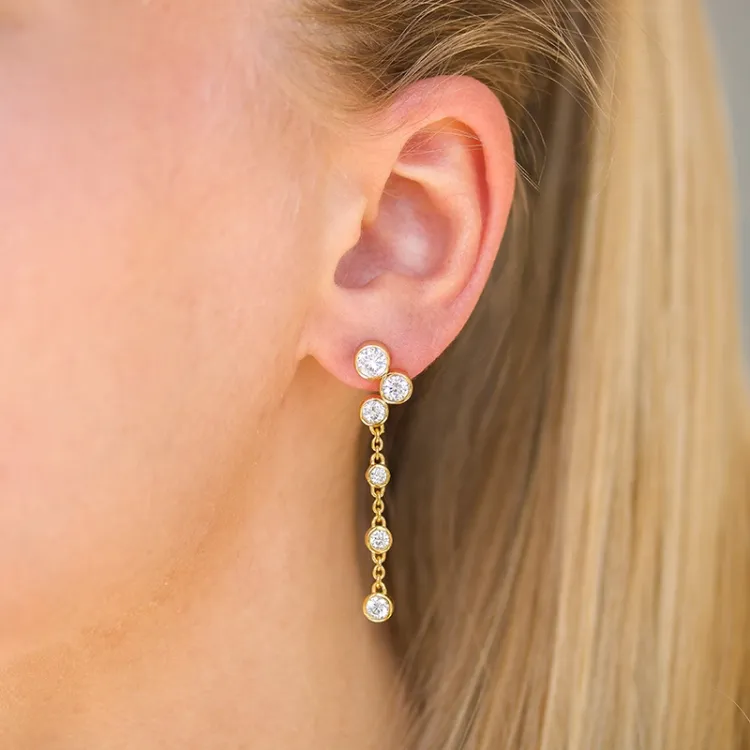 lange zirkon øreringe i forgyldt sølv - Bubbly Sparkle