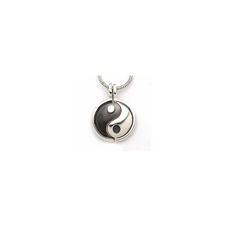 Yin og yang vedhæng i oxideret sterlingsølv