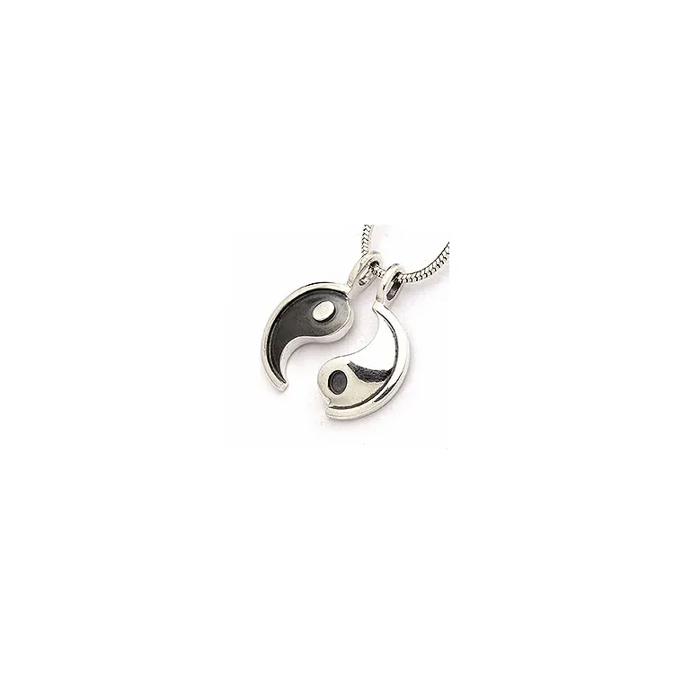 Yin og yang vedhæng i oxideret sterlingsølv