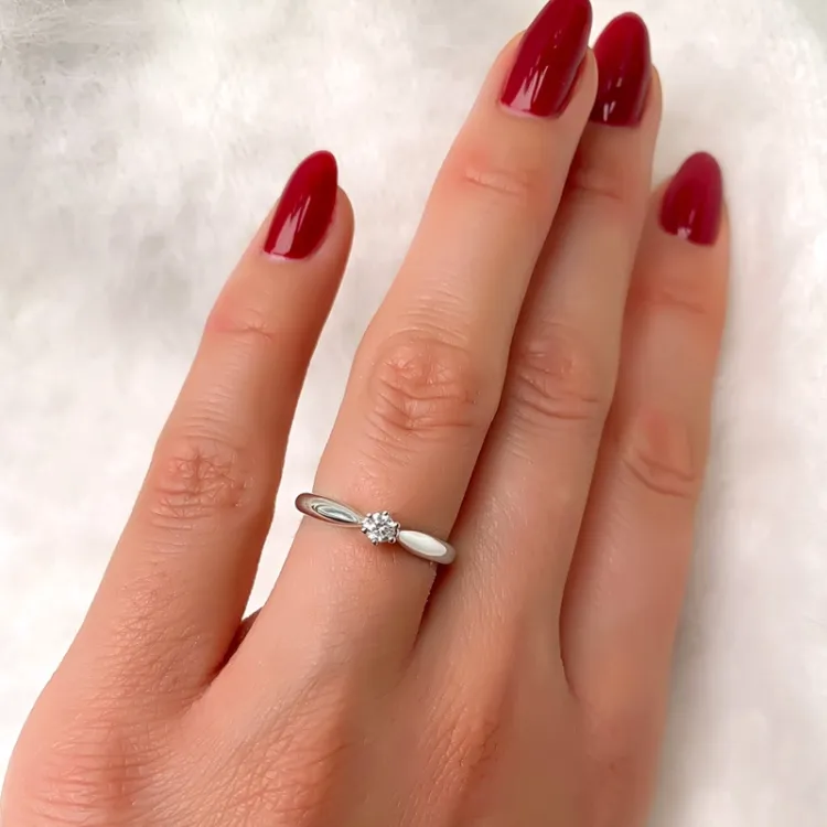 0,10 ct solitaire ring i 14 karat hvidguld