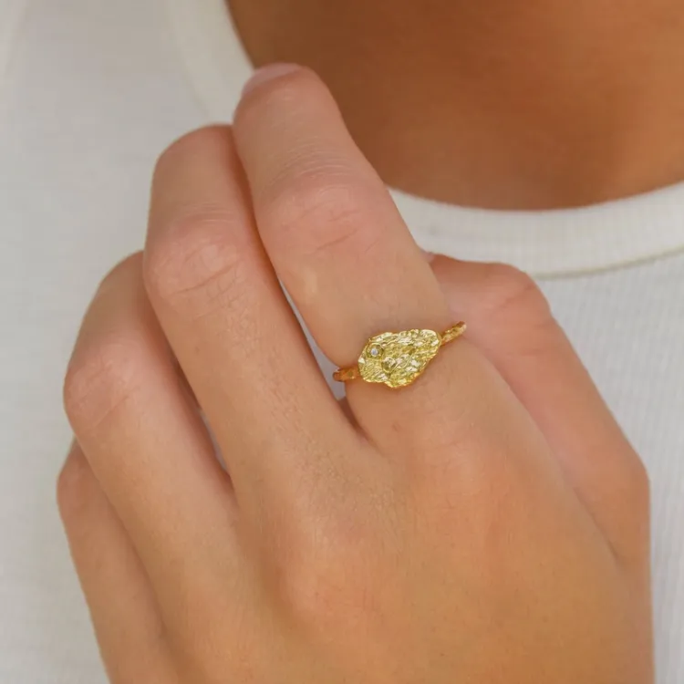 zirkon ring i forgyldt sølv - Lumé Etched