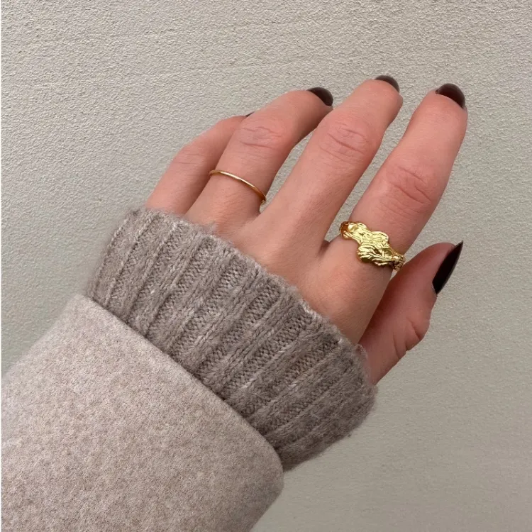 bred ring i forgyldt sølv - Lumé Etched