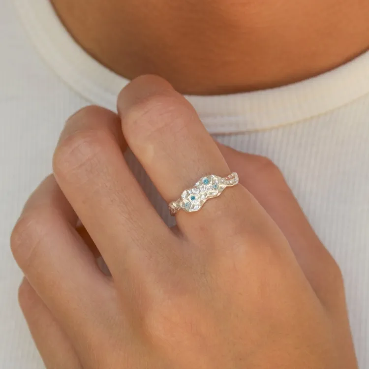 blå zirkon ring i sølv - Lumé Etched