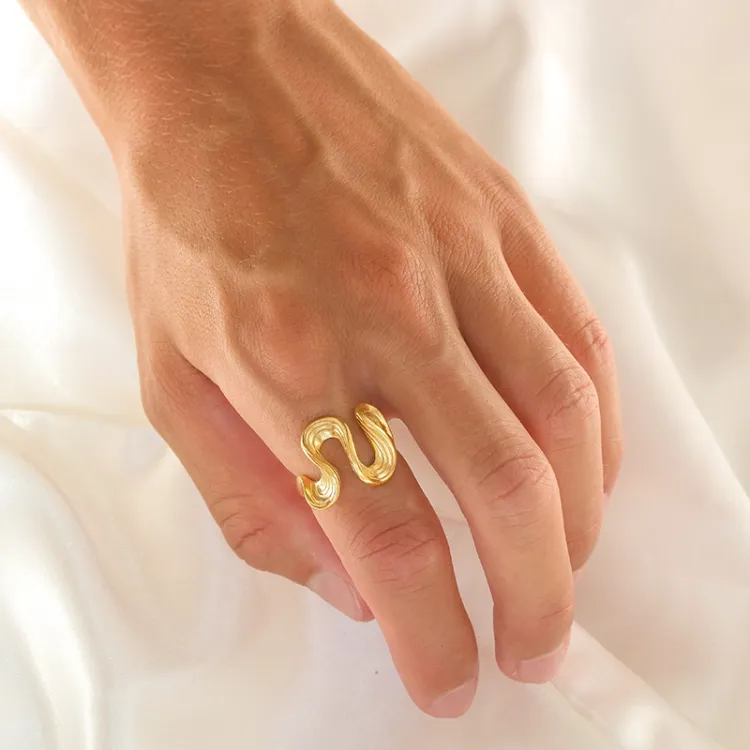 ring i forgyldt sølv - Lumé Etched