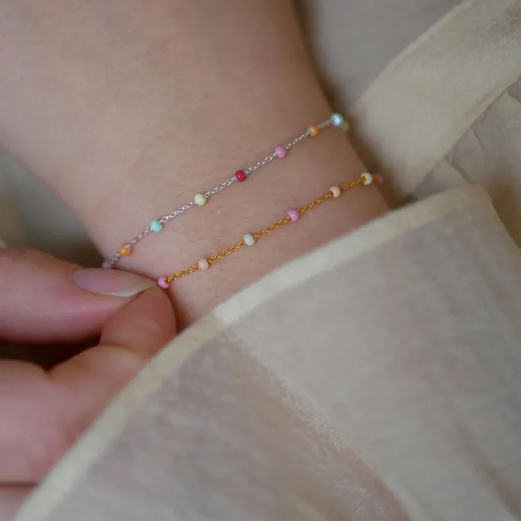 Enamel Lola Rainbow armbånd i sølv regnbuefarvet emalje
