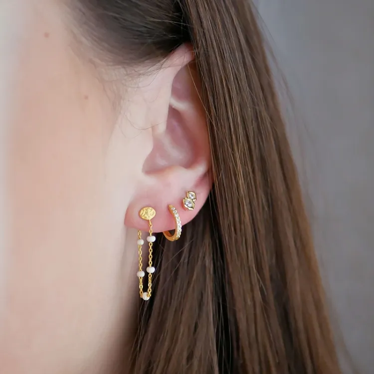 Enamel Lola Daisy Lola Daisy kæde øreringe i forgyldt sølv hvid emalje
