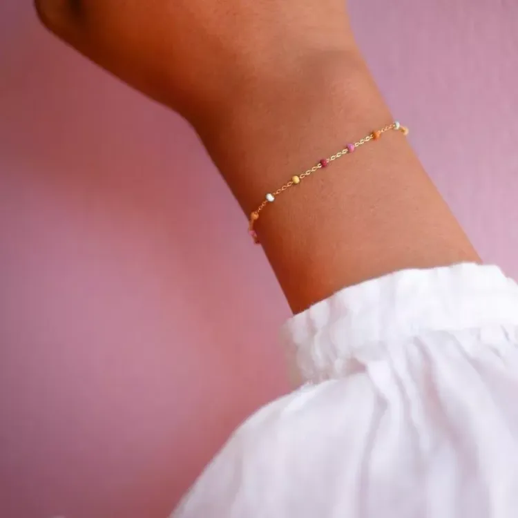 Enamel Lola Rainbow armbånd i forgyldt sølv regnbuefarvet emalje