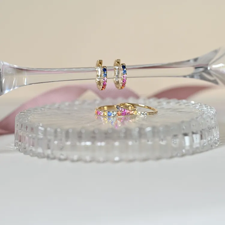 14 mm multifarvede safir creoler i 14 karat guld med diamant og safir