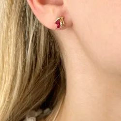 blomster rubin diamantøreringe i 14 karat guld med diamant og rubin