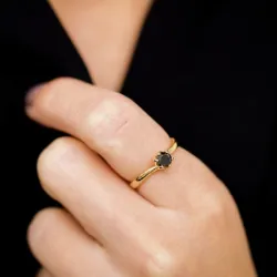 0,50 ct sort diamant solitairering i 9 karat guld 0,52 ct