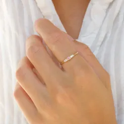 smal lyserød zirkon ring i 9 karat guld - Gold Collection