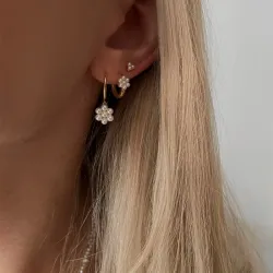 Nava Bellis perle øreringe i forgyldt sølv