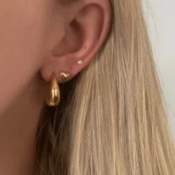 Khaai Studio Luma øreringe i forgyldt stål