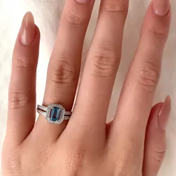 Stor blå topas ring i 9 karat guld med rhodium