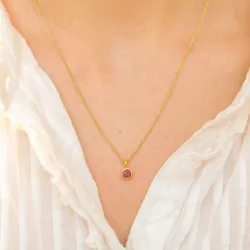 lille rubin vedhæng i forgyldt sølv - Loom Stones