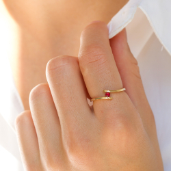 rubin ring i 9 karat guld 0,10 ct