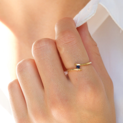 safir ring i 9 karat guld 0,10 ct