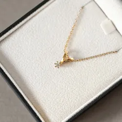 0,05 ct lab grown diamant vedhæng i 14 karat guld 0,05 ct