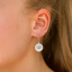 15 mm marguerit øreringe i rhodineret sølv - Marie