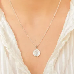 15 mm marguerit vedhæng i rhodineret sølv - Marie