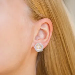 14,5 mm marguerit lilla ørestikker i forgyldt sølv - Matilda