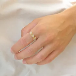 marguerit lilla ring i forgyldt sølv - Maggie