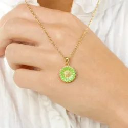 14,5 mm marguerit lysegrøn vedhæng i forgyldt sølv - Marie