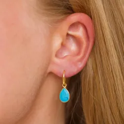 syntetisk turkis øreringe i forgyldt sølv - Loom Stones