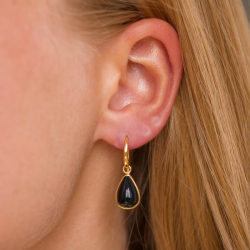 dråbe sort onyks øreringe i forgyldt messing - Loom Stones