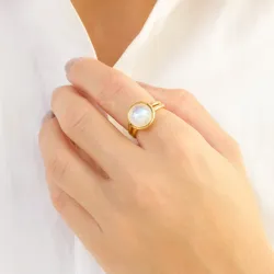 månesten ring i forgyldt messing - Loom Stones